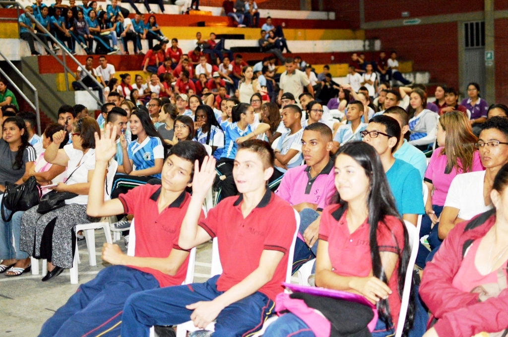 Jóvenes en convocatoria U Cuba-CIAF